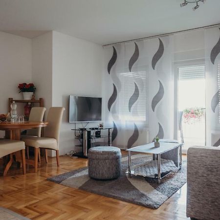 Apartman "Joka" Ðakovo Esterno foto